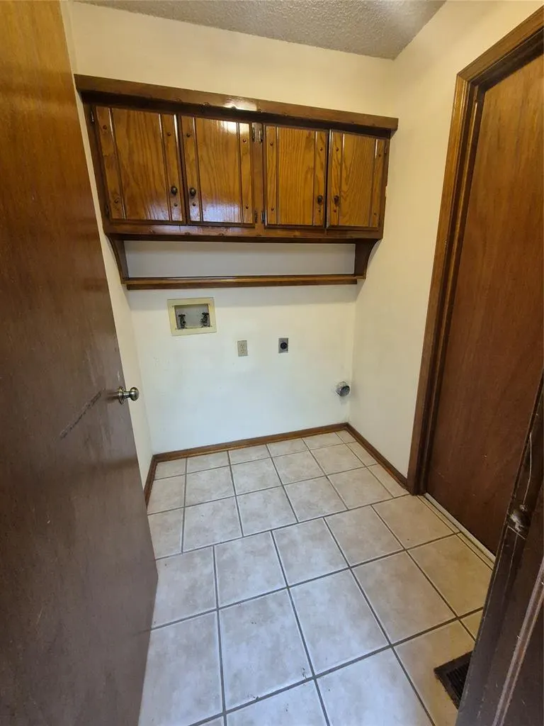 Photo 14 — 2328 Celina Drive, Midwest City, OK 73130
