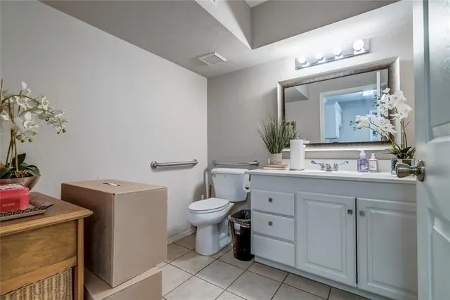 Photo 8 — 6707 NW 50th Street, Bethany, OK 73008