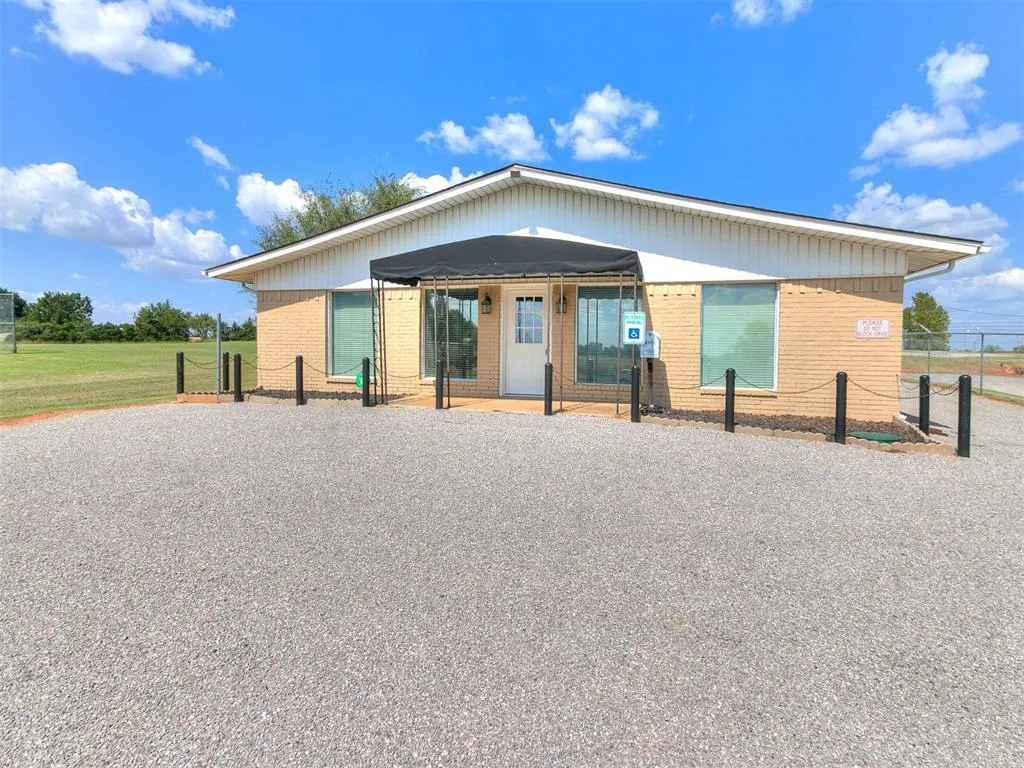 Front exterior — 4705 E 37 Highway, Tuttle, OK 73089