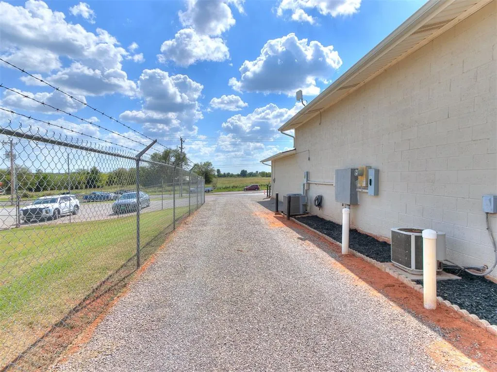 Photo 5 — 4705 E 37 Highway, Tuttle, OK 73089