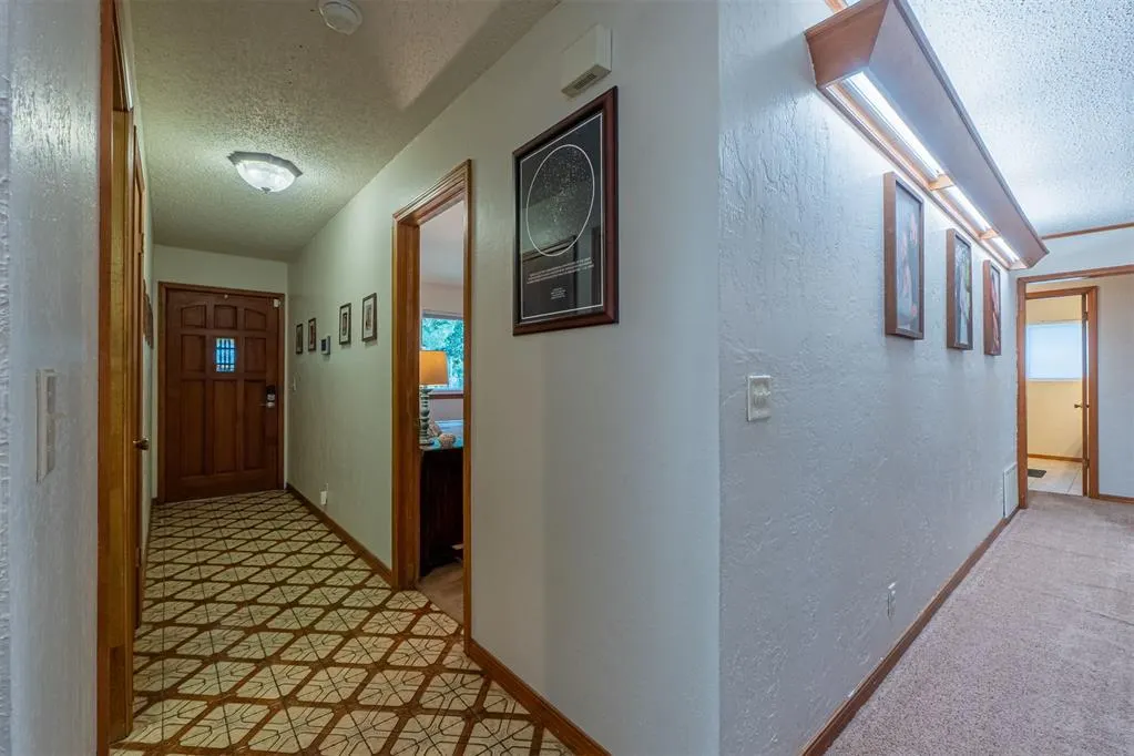 Photo 6 — 701 W McNeese Street, Marlow, OK 73055