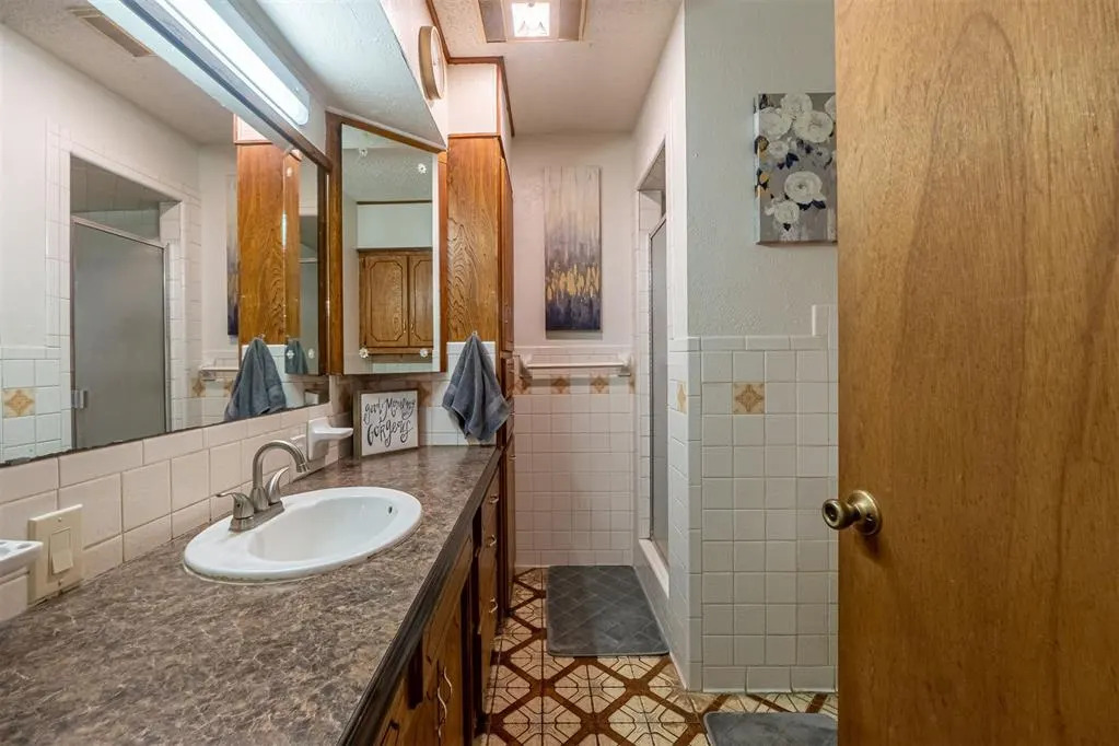 Photo 12 — 701 W McNeese Street, Marlow, OK 73055