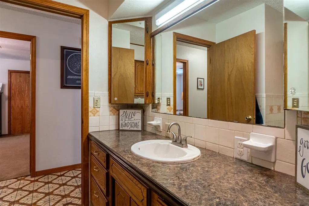 Photo 13 — 701 W McNeese Street, Marlow, OK 73055