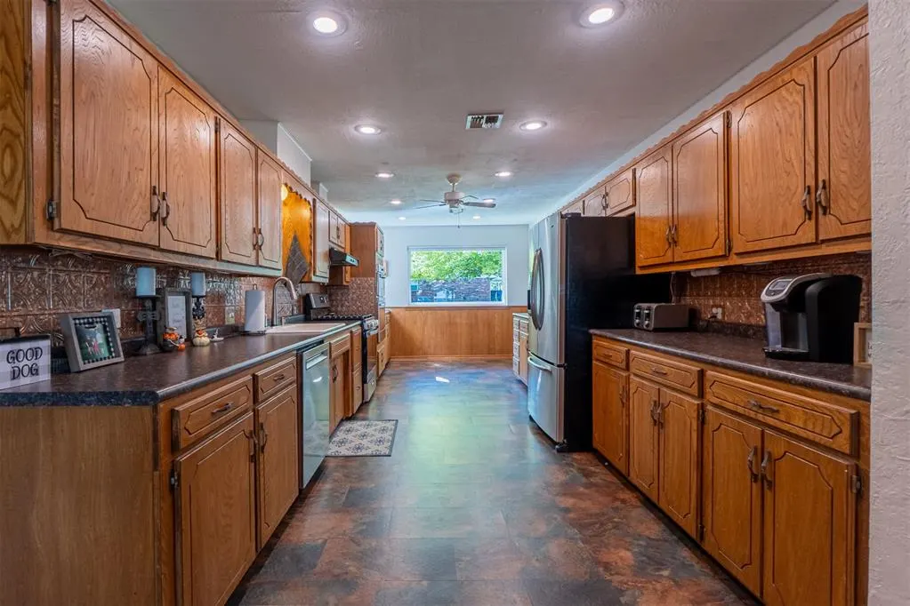 Photo 22 — 701 W McNeese Street, Marlow, OK 73055