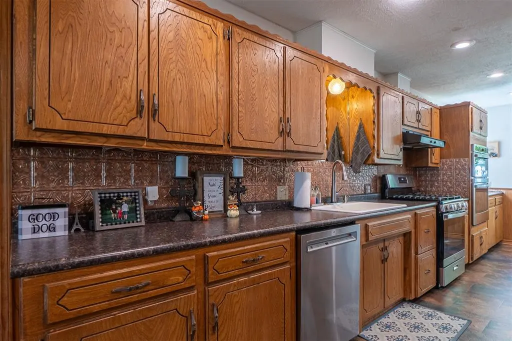 Photo 23 — 701 W McNeese Street, Marlow, OK 73055