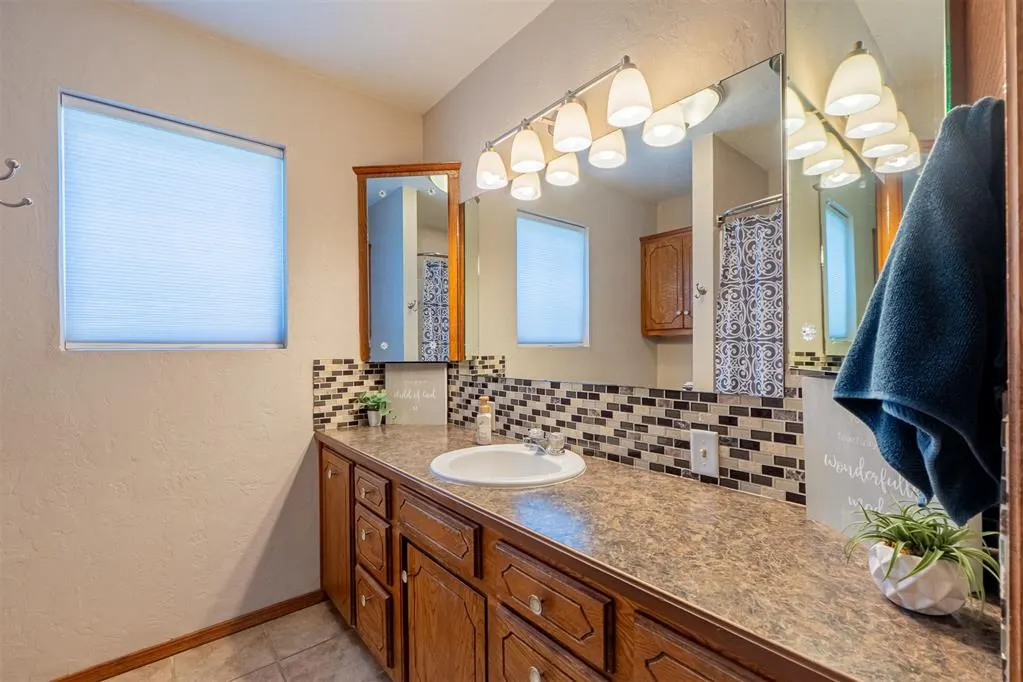 Photo 31 — 701 W McNeese Street, Marlow, OK 73055