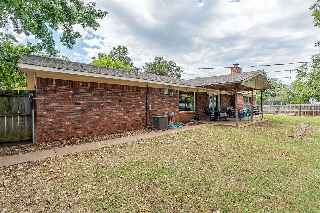Photo 38 — 701 W McNeese Street, Marlow, OK 73055