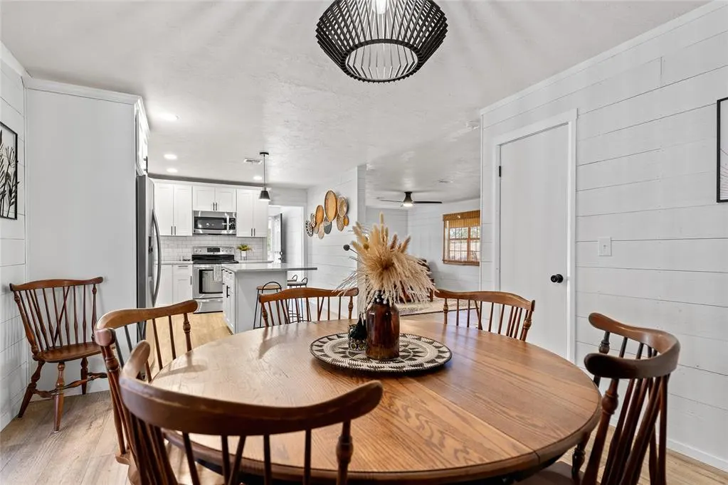 Photo 15 — 2093 Castlerock Drive, Sulphur, OK 73086
