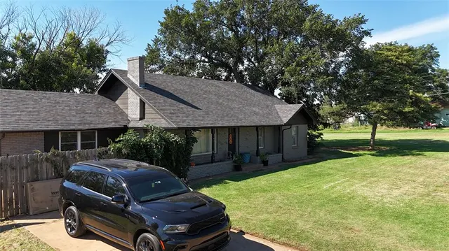 Photo 2 — 201 N 3 RD Street, Weatherford, OK 73096