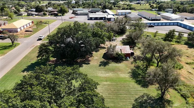 Photo 5 — 201 N 3 RD Street, Weatherford, OK 73096