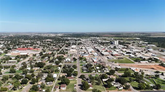 Photo 7 — 201 N 3 RD Street, Weatherford, OK 73096