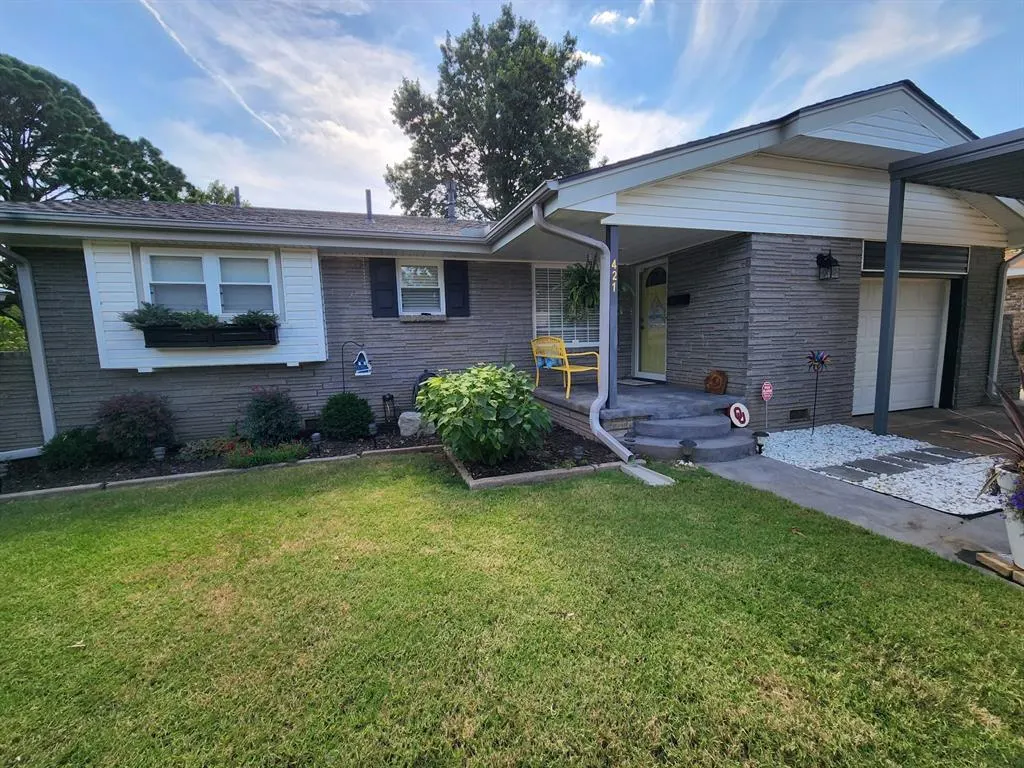 Photo 2 — 421 Beals Place, Seminole, OK 74868