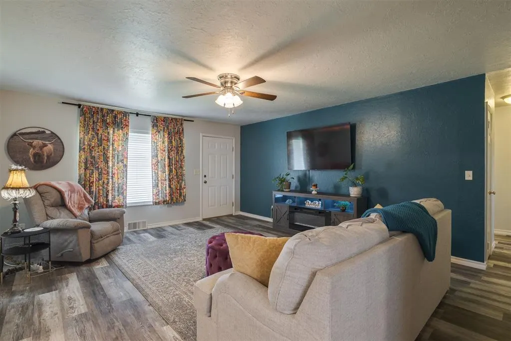 Photo 9 — 414 S Carol Street, Carnegie, OK 73015