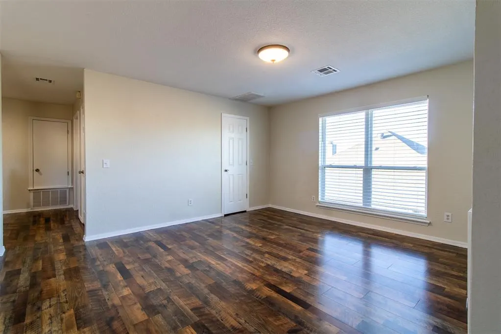Photo 9 — 1909 Dorchester Road, Oklahoma City, OK 73130