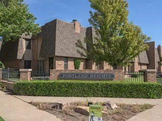Sold home at 3535 NW 41st Street