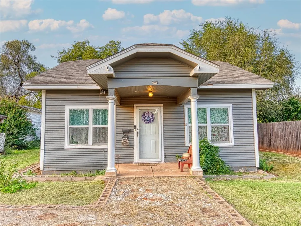 Photo 2 — 1011 W 5th Street, Elk City, OK 73644