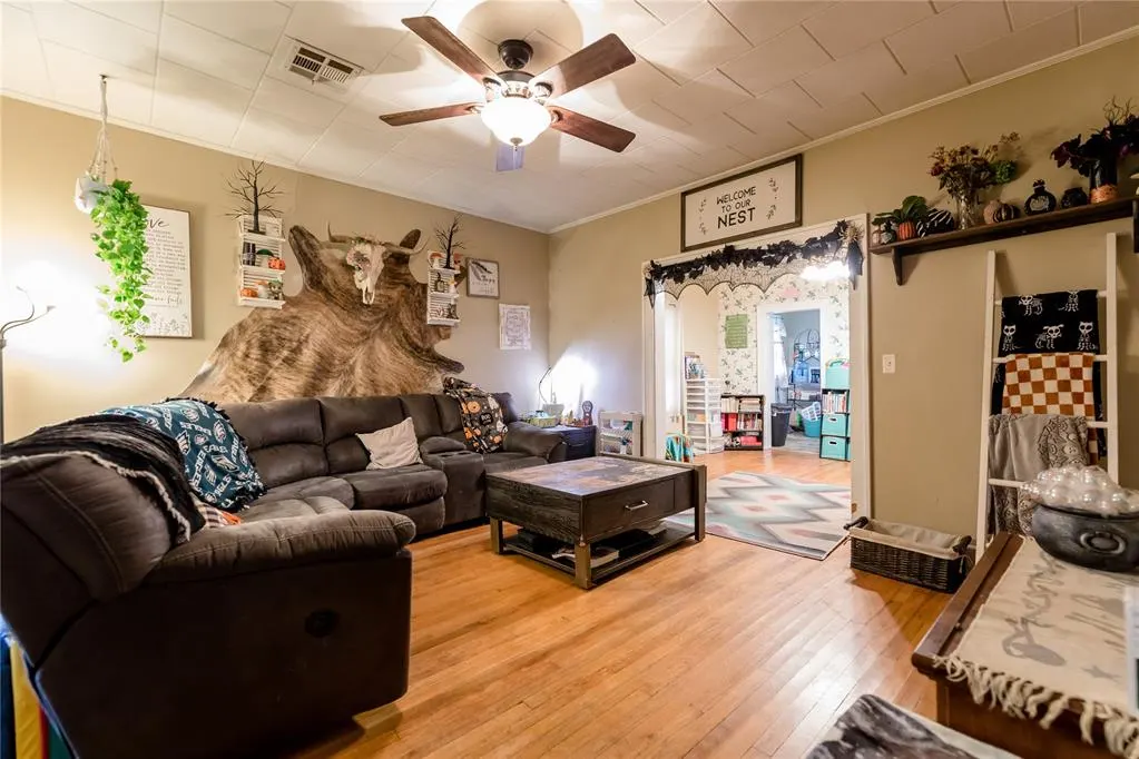 Photo 3 — 1011 W 5th Street, Elk City, OK 73644