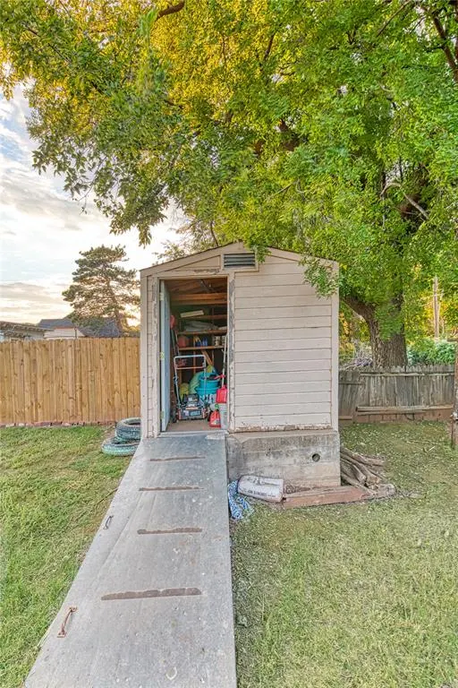 Photo 11 — 1011 W 5th Street, Elk City, OK 73644