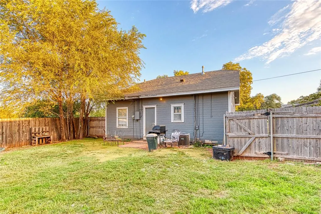 Photo 14 — 1011 W 5th Street, Elk City, OK 73644