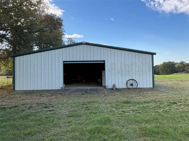 Photo 7 — 1965 Starlight Lane, Bennington, OK 74723