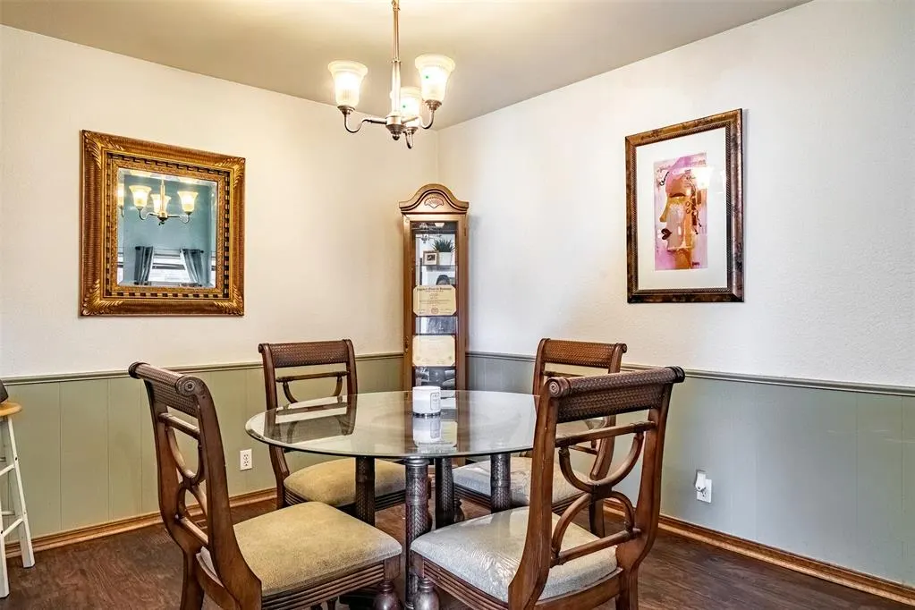 Photo 5 — 4704 Hemlock Lane, Oklahoma City, OK 73162