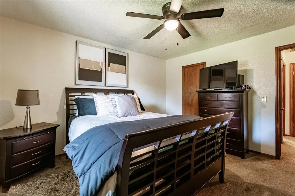 Photo 9 — 4704 Hemlock Lane, Oklahoma City, OK 73162