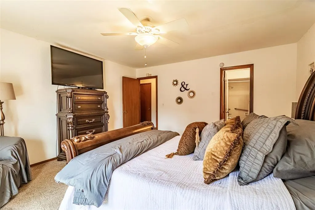 Photo 12 — 4704 Hemlock Lane, Oklahoma City, OK 73162