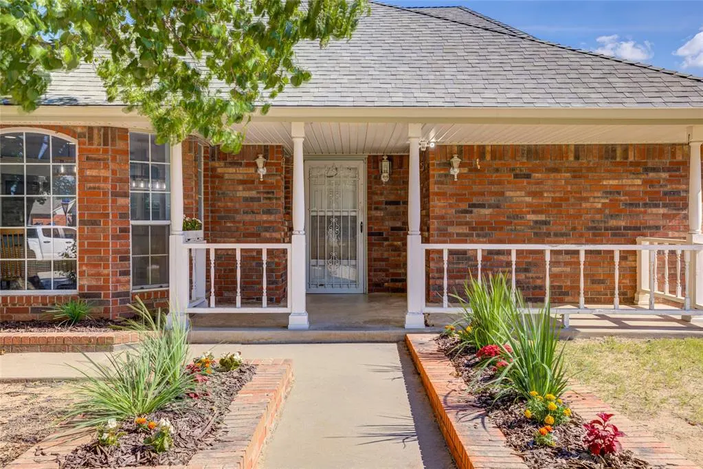 Photo 2 — 1700 Strawberry Hill, Midwest City, OK 73130