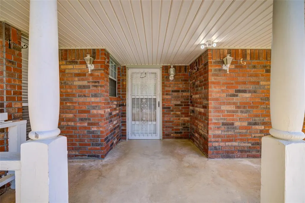 Photo 3 — 1700 Strawberry Hill, Midwest City, OK 73130