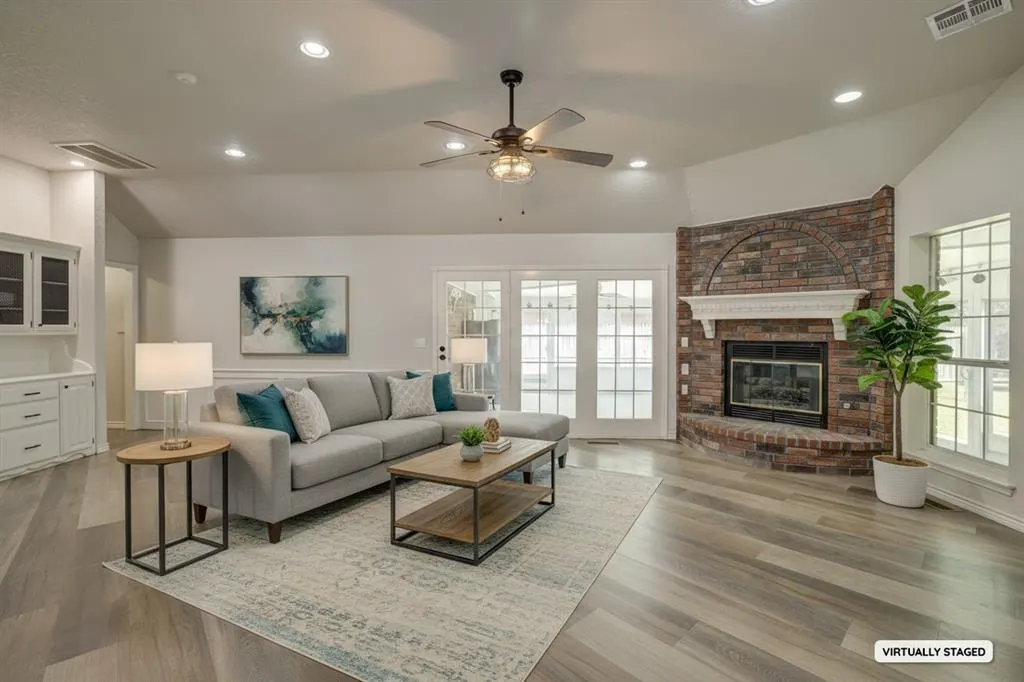 Photo 4 — 1700 Strawberry Hill, Midwest City, OK 73130