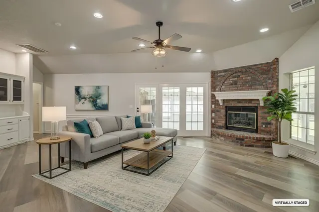 Photo 4 — 1700 Strawberry Hill, Midwest City, OK 73130