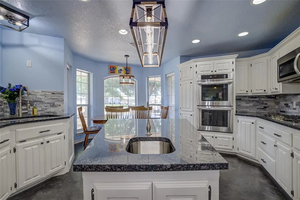 Photo 10 — 1700 Strawberry Hill, Midwest City, OK 73130