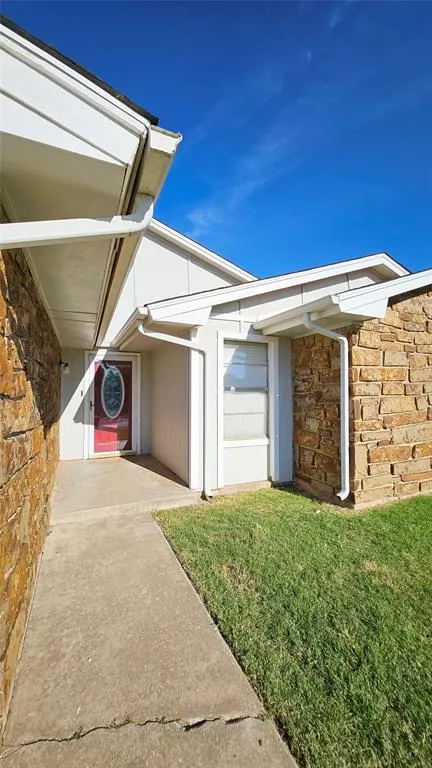 Photo 3 — 10029 S Fairview Drive, Oklahoma City, OK 73159