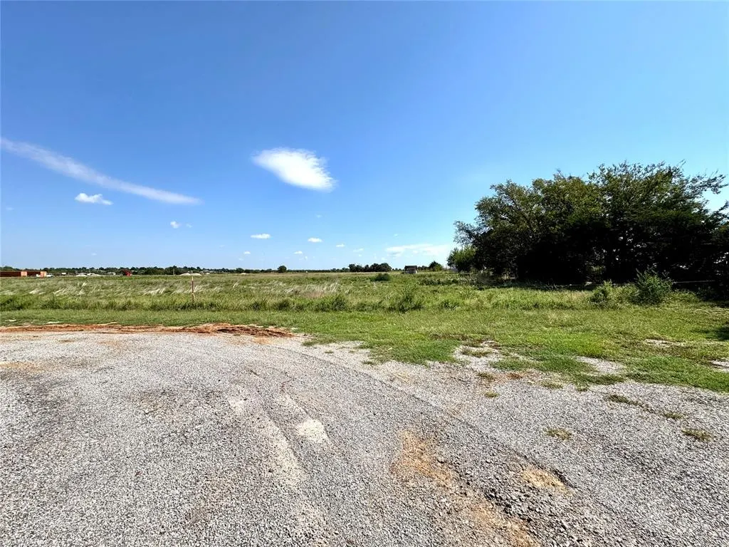 Photo 6 — 3905 S 16th Street, Chickasha, OK 73018