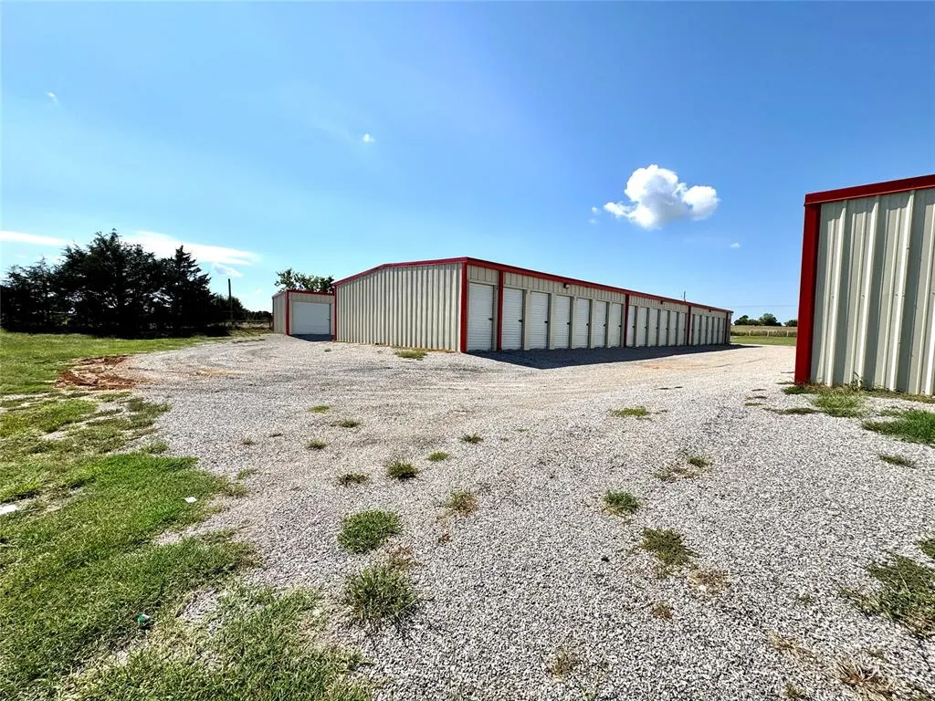 Photo 9 — 3905 S 16th Street, Chickasha, OK 73018