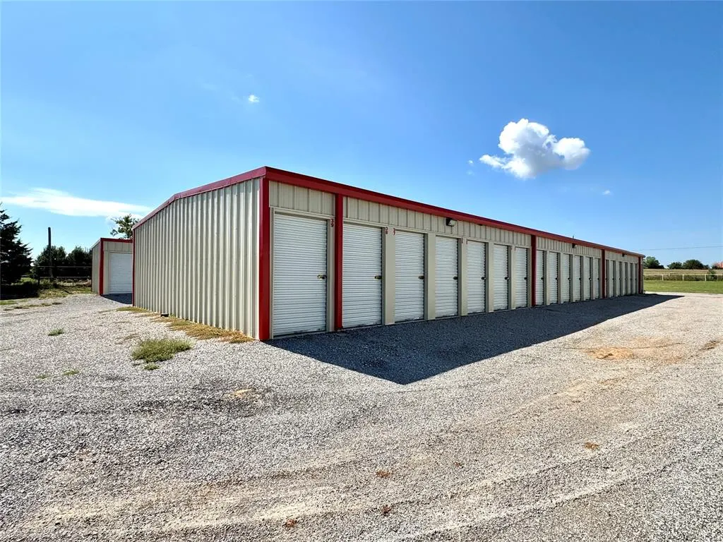 Photo 10 — 3905 S 16th Street, Chickasha, OK 73018
