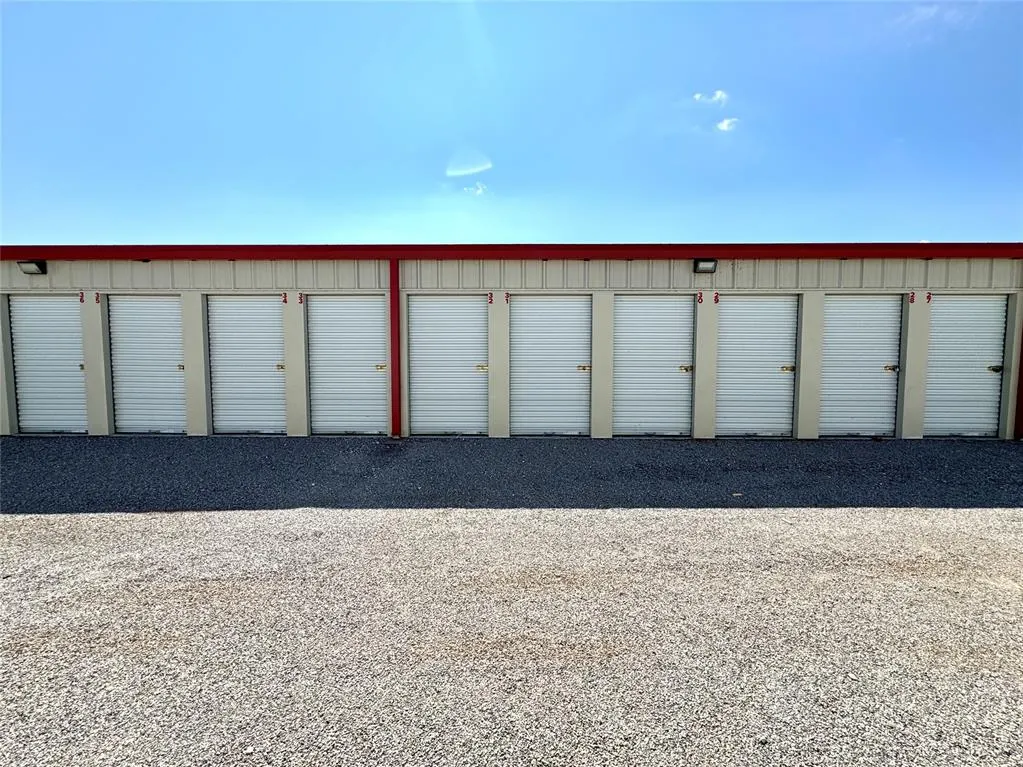 Photo 11 — 3905 S 16th Street, Chickasha, OK 73018