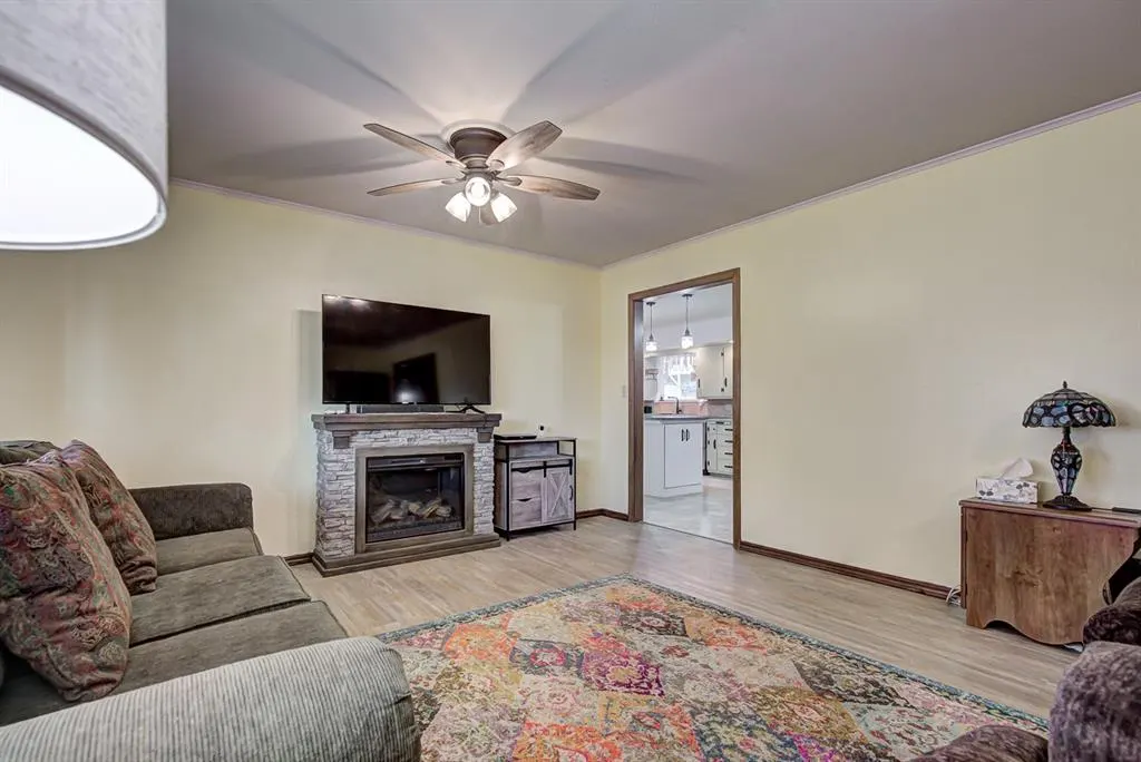 Photo 2 — 1906 Seneca Avenue, Enid, OK 73703