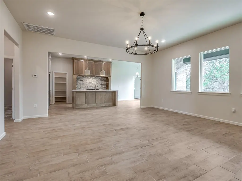 Photo 11 — 8104 Goldfinch Drive, Guthrie, OK 73044