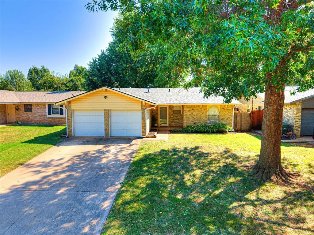 Front exterior — 724 Red Oak Terrace, Edmond, OK 73003