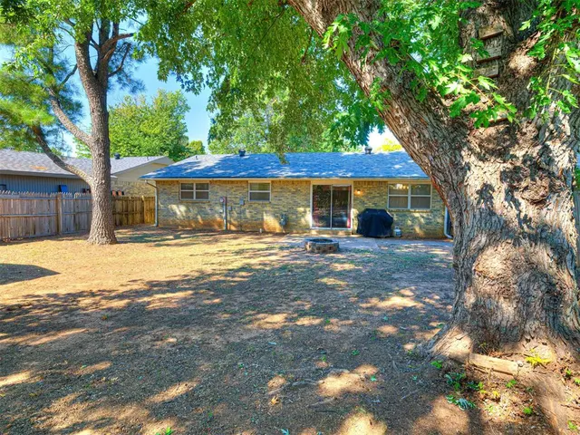 Photo 6 — 724 Red Oak Terrace, Edmond, OK 73003