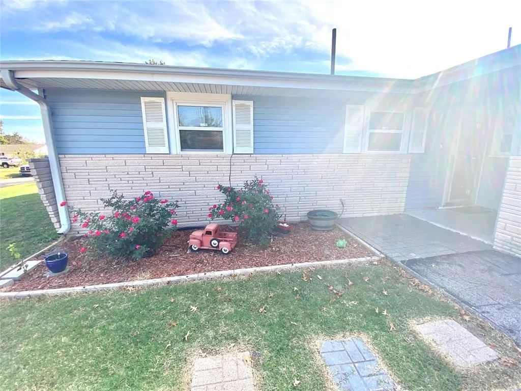 Photo 4 — 921 Cherokee Street, Seminole, OK 74868