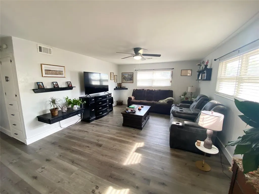 Photo 8 — 921 Cherokee Street, Seminole, OK 74868