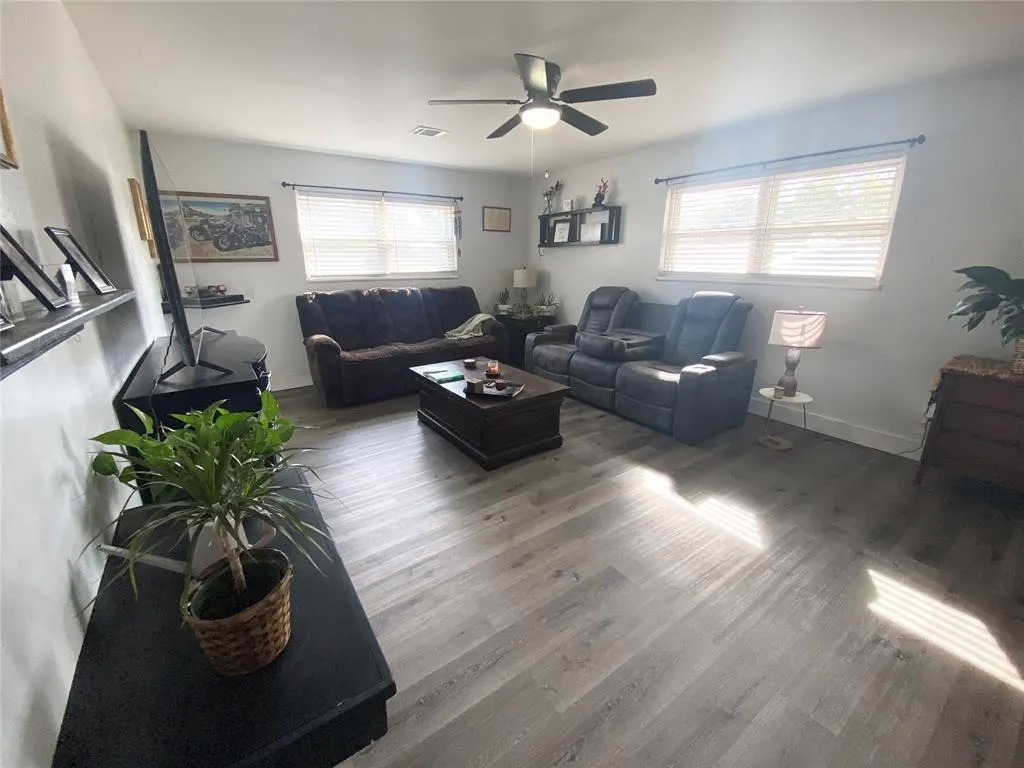 Photo 9 — 921 Cherokee Street, Seminole, OK 74868