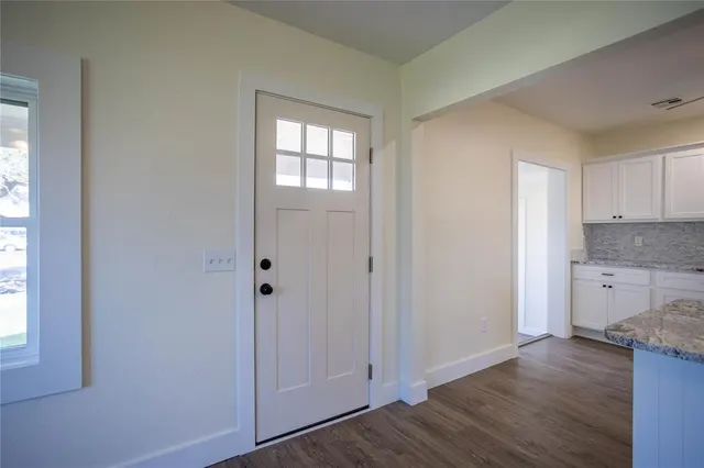 Photo 3 — 410 W Broadway Street, Thomas, OK 73669
