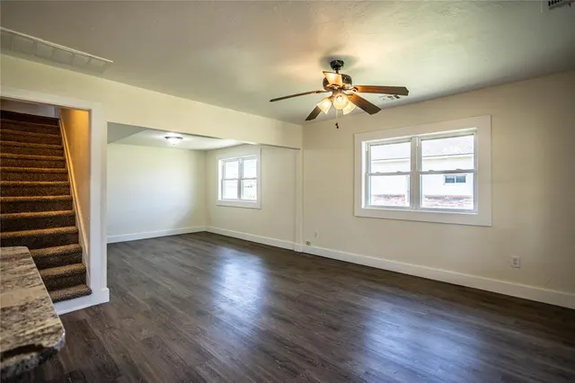 Photo 4 — 410 W Broadway Street, Thomas, OK 73669