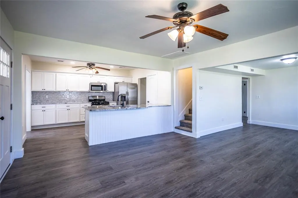 Photo 5 — 410 W Broadway Street, Thomas, OK 73669