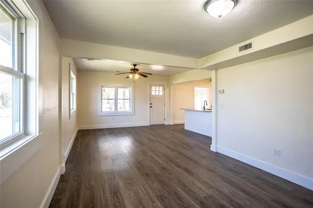 Photo 6 — 410 W Broadway Street, Thomas, OK 73669