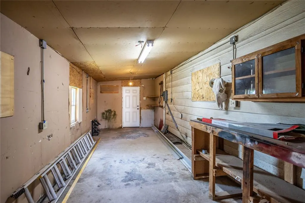 Photo 23 — 410 W Broadway Street, Thomas, OK 73669