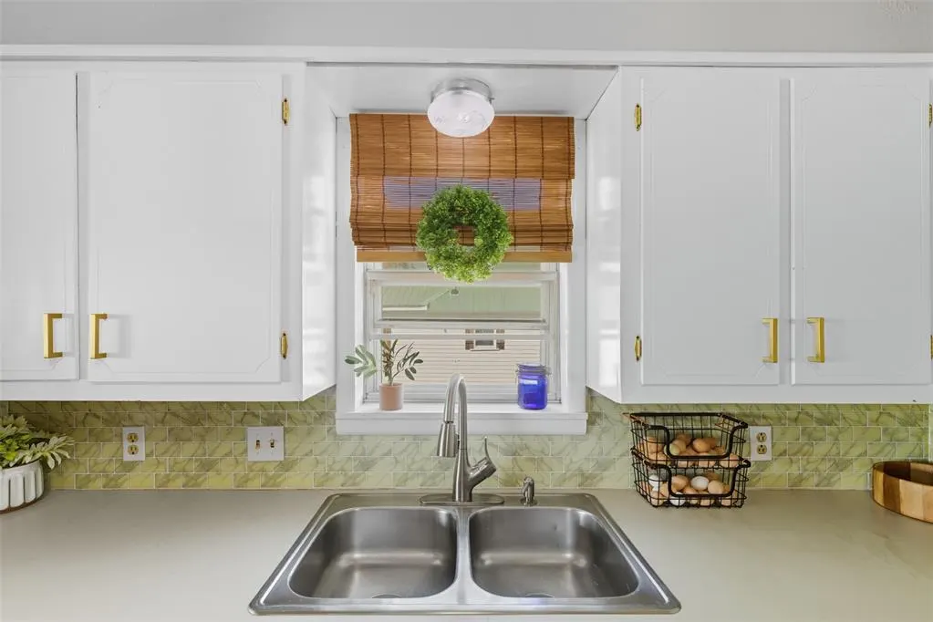 Photo 10 — 709 S Dewey Avenue, Chandler, OK 74834